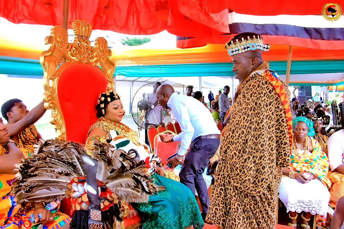 Sa Majesté Nana ABRAFIKOTO